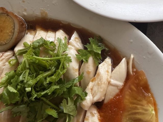 Steamed chicken rice, 19 g of protein